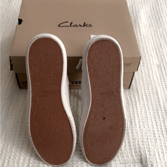 Off white CLARKS sneakers 🤍 - Picture 6 of 6